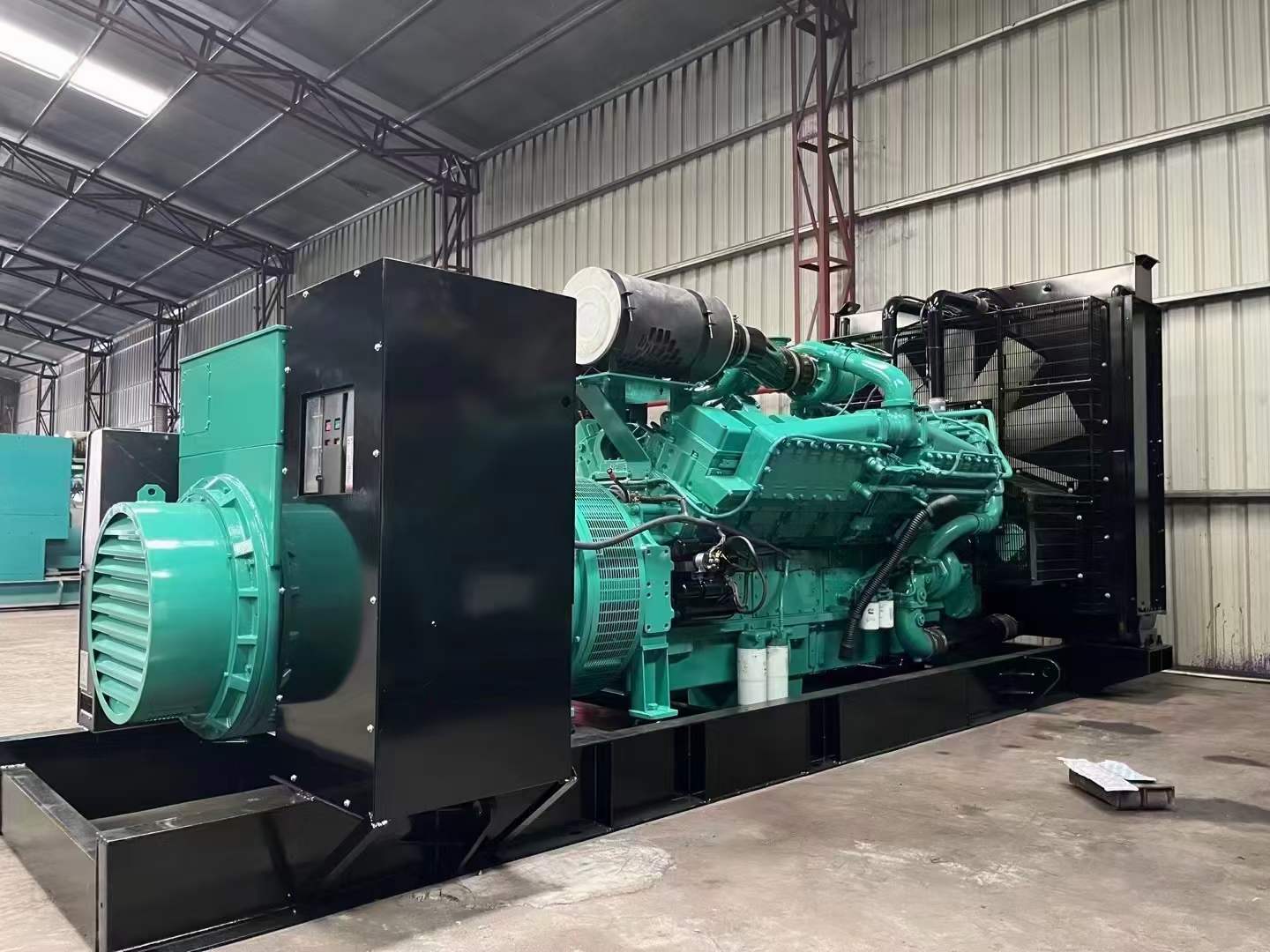 高埗镇如何降低 800kW 柴油发电机输出电流的波动？